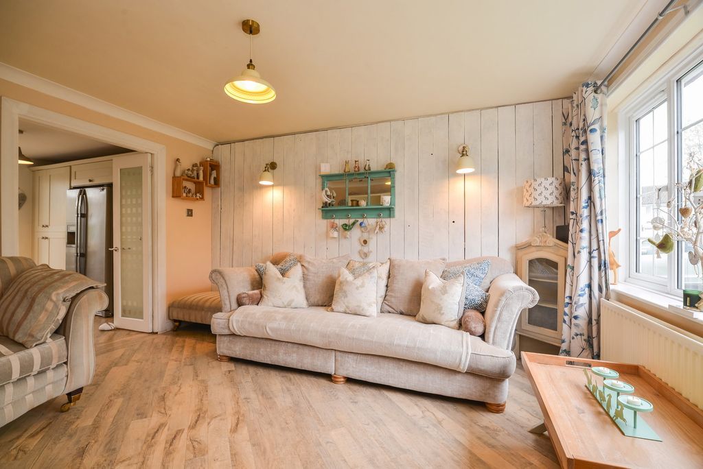 Property photo 3 of 35