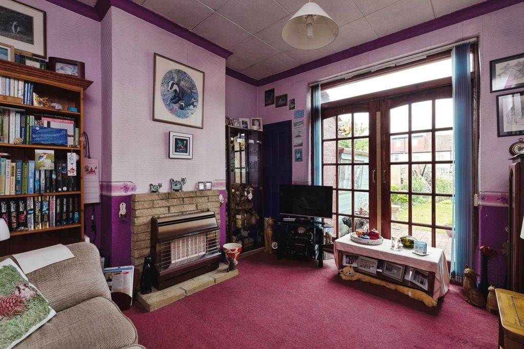 Property photo 3 of 10 Pbox-Img.Jpg