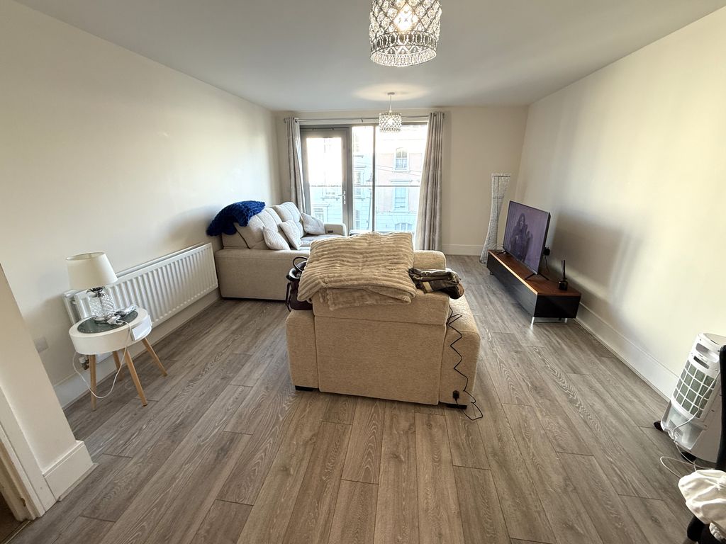 Property photo 3 of 12