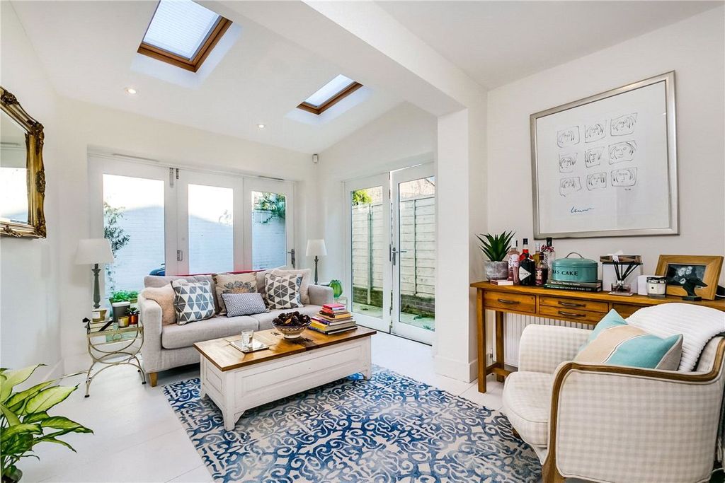 Property photo 1 of 6