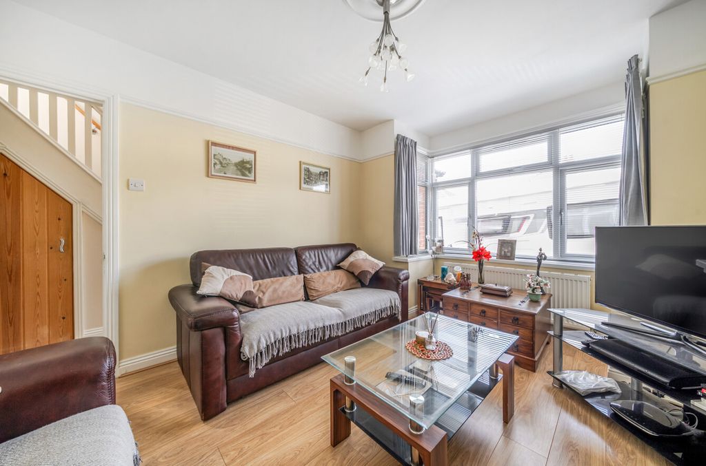 Property photo 3 of 12 1345448-8-68Adb2E...