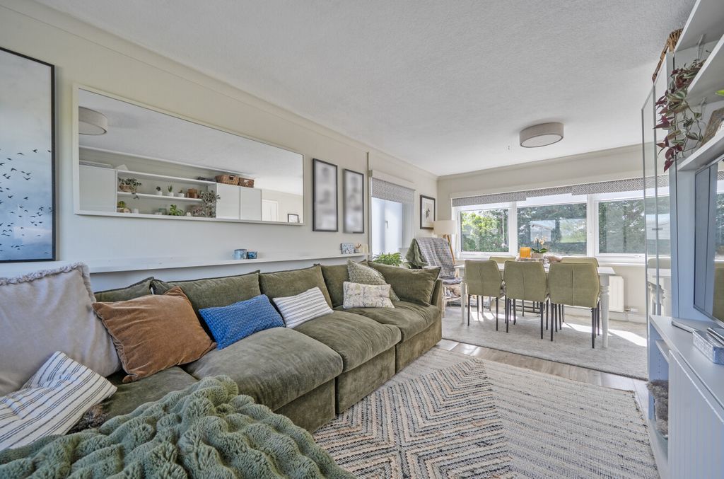 Property photo 2 of 29 1452863-3-69F380F...