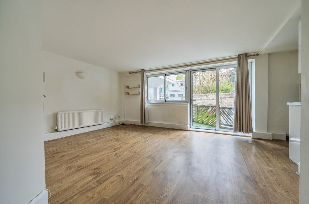 Property photo 2 of 16 1447062-16-69E0d3...