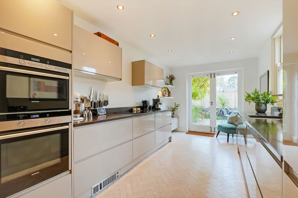 Property photo 3 of 28 Kitchen