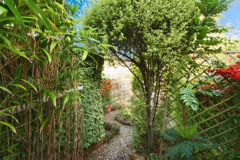 Property photo 3 of 19 Pnmb0713