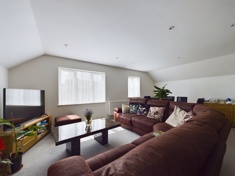 Property photo 3 of 7 Lounge Area