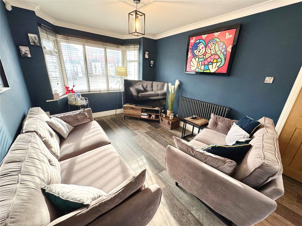 Property photo 3 of 25 Picture No. 27