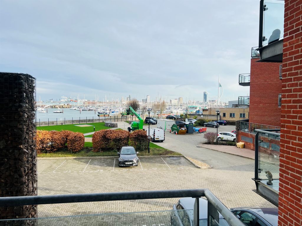 Property photo 3 of 11