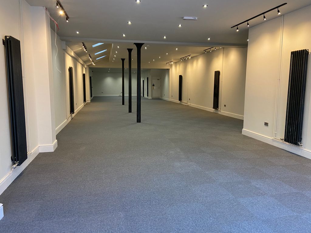 Property photo 3 of 4 Colwyn Bay - 19 Station Road Ll29 8Bp