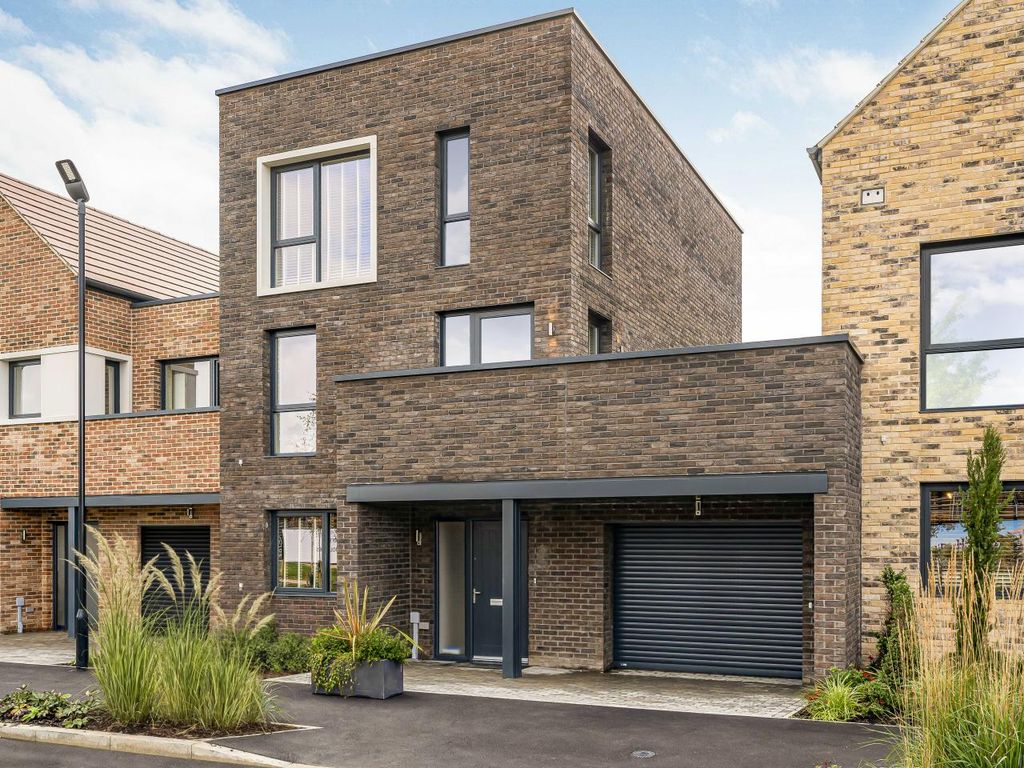 Property photo 1 of 16 The Florey, Number 85