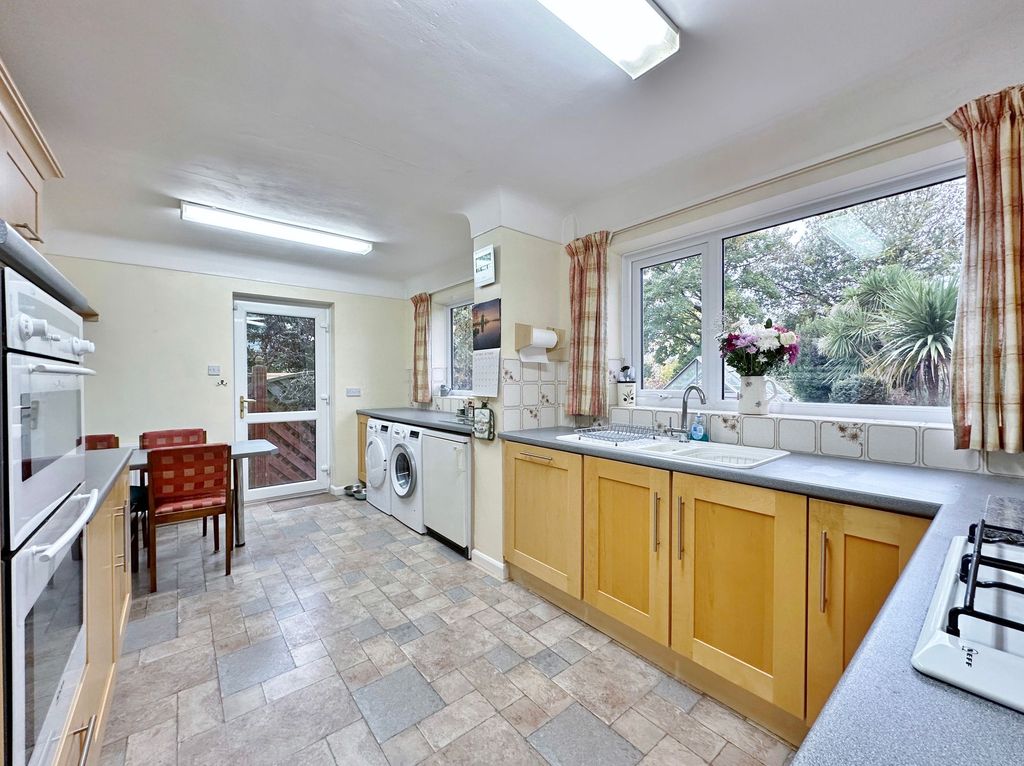 Property photo 2 of 27 Photo 16