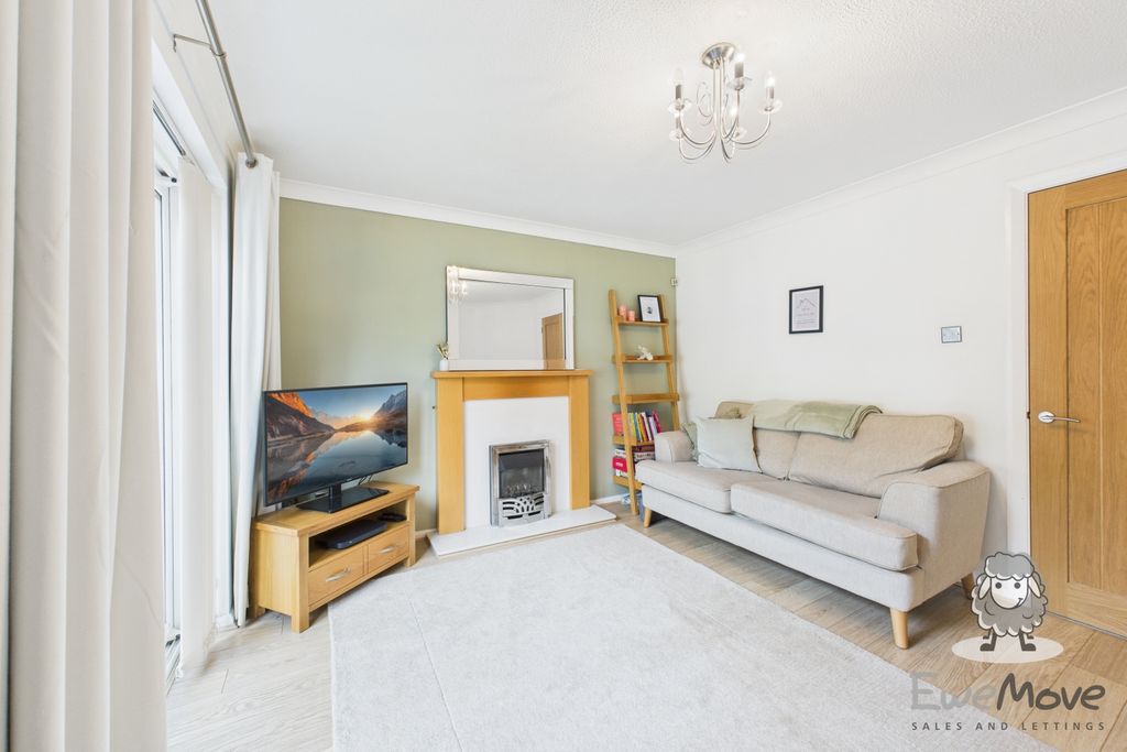 Property photo 3 of 14 12