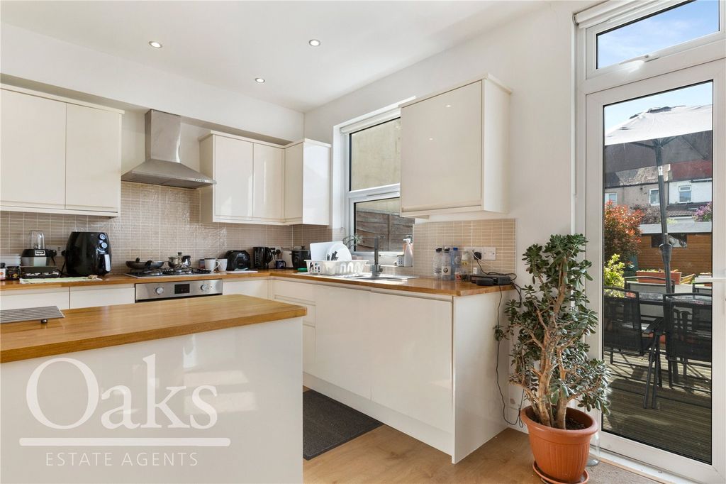 Property photo 3 of 15 Picture No. 03
