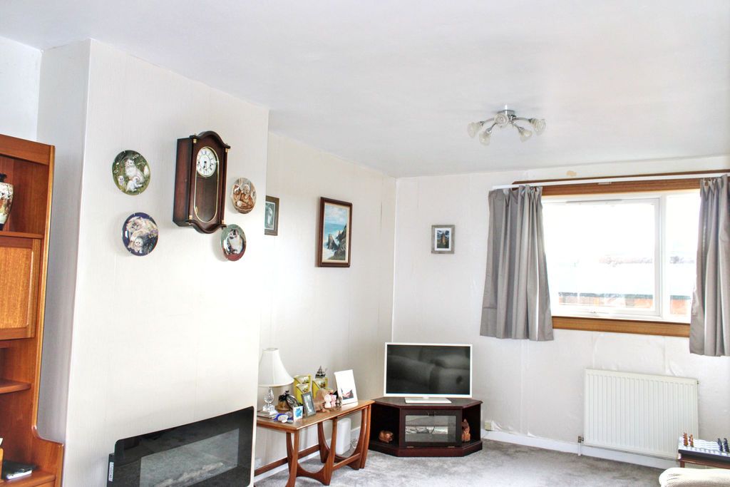 Property photo 3 of 15 Photo 5