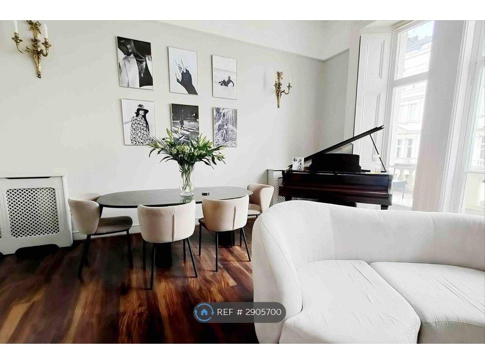 Property photo 3 of 11 Living Room Image 3