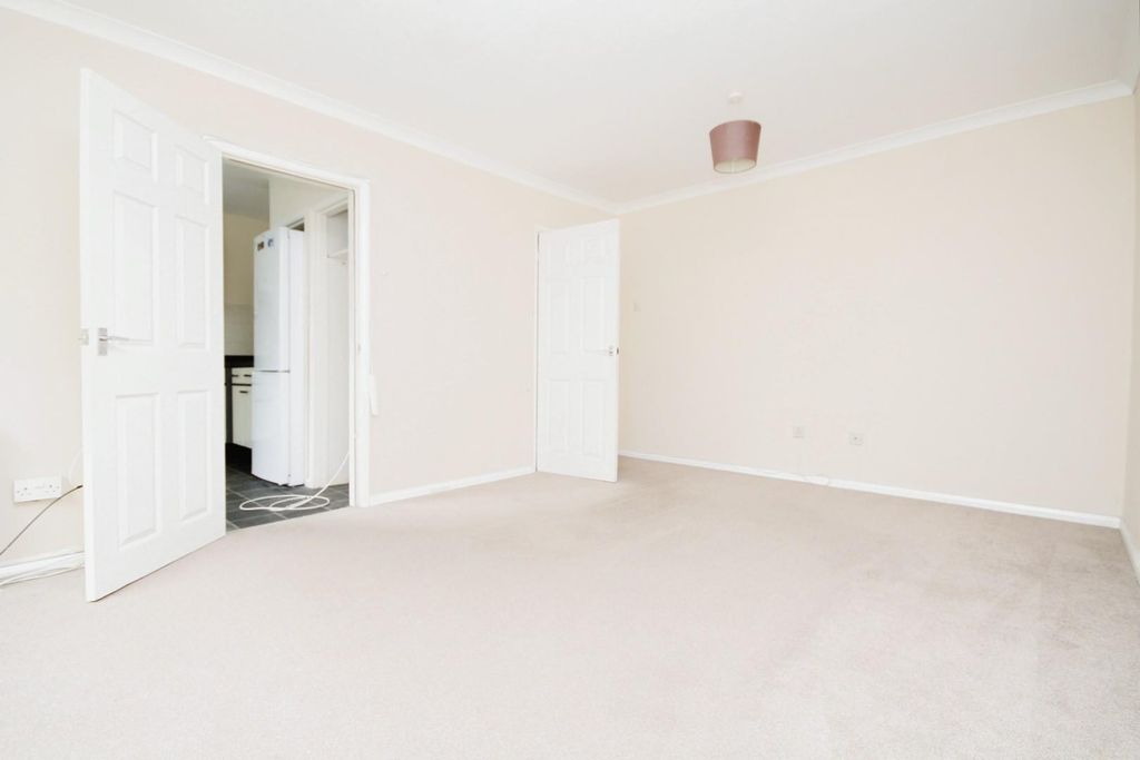 Property photo 3 of 7