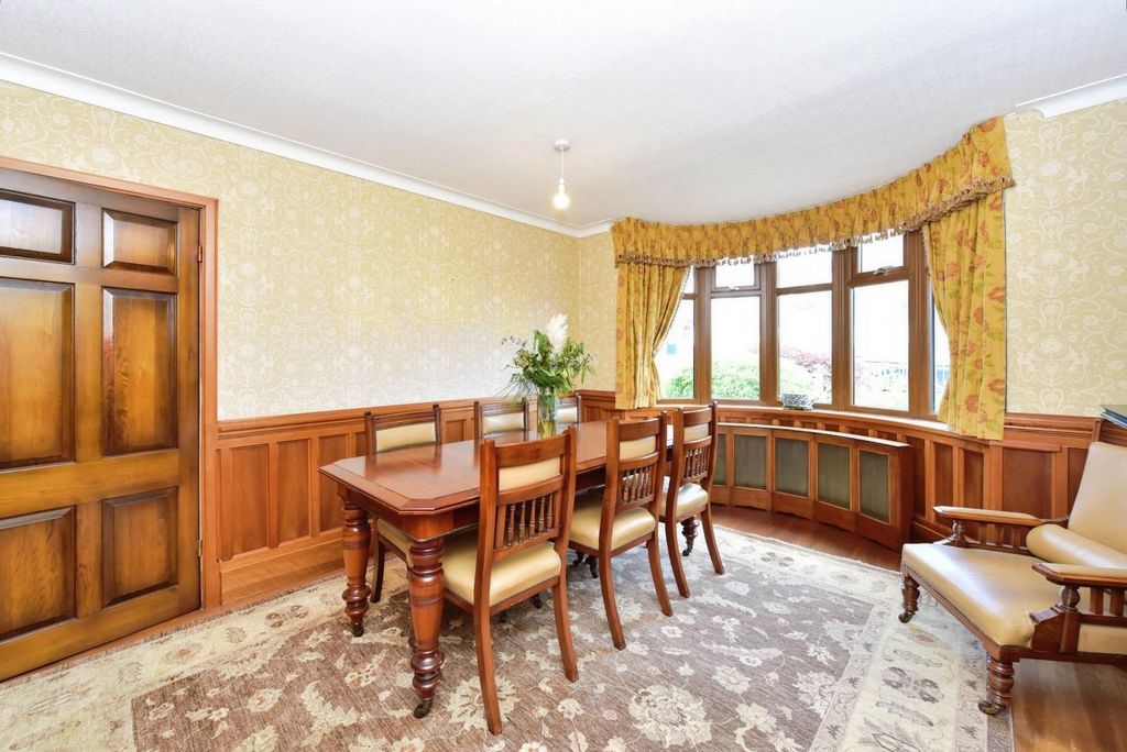 Property photo 2 of 20 Dining Room