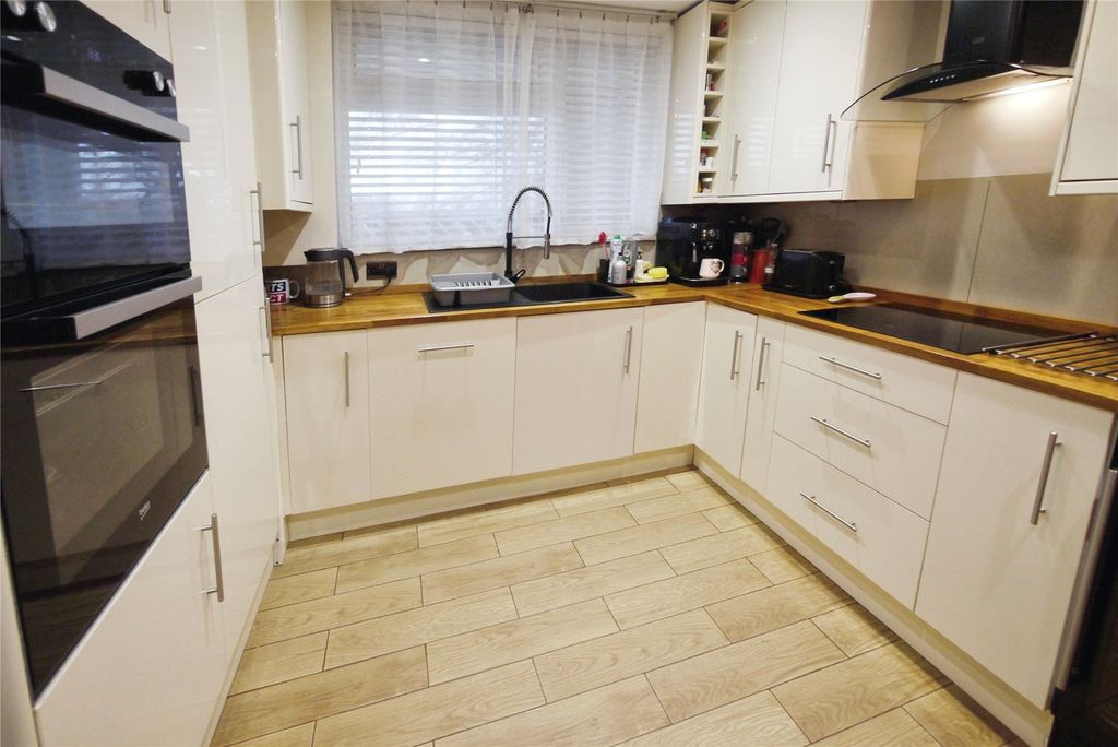 Property photo 1 of 12 Kitchen