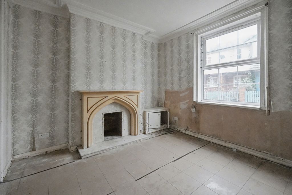 Property photo 3 of 19 32 Hope Street, Wallasey CH45 2Ln