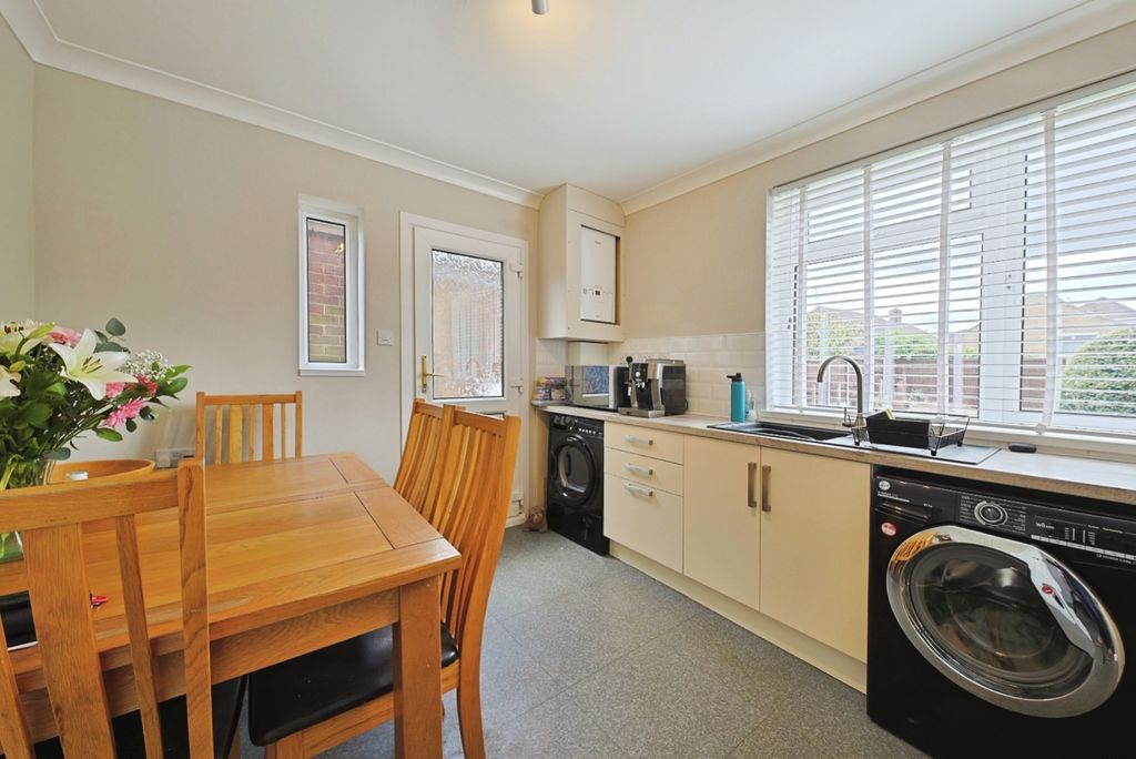 Property photo 2 of 11 4816623