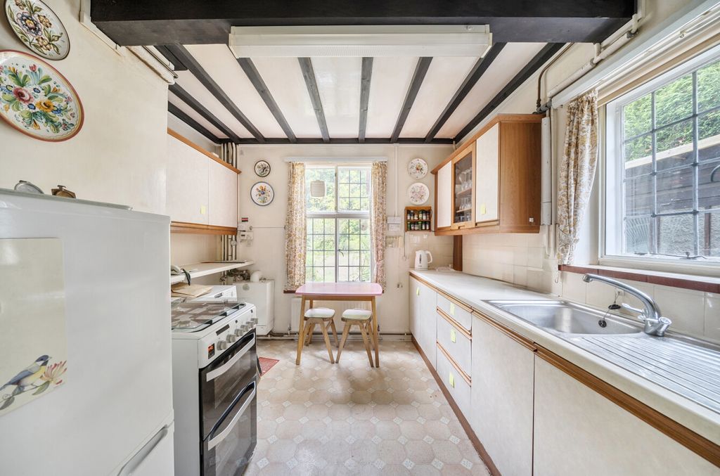 Property photo 3 of 17 1353845-5-68c18De...