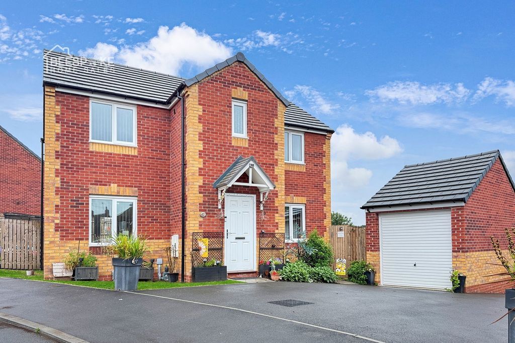 Property photo 2 of 17