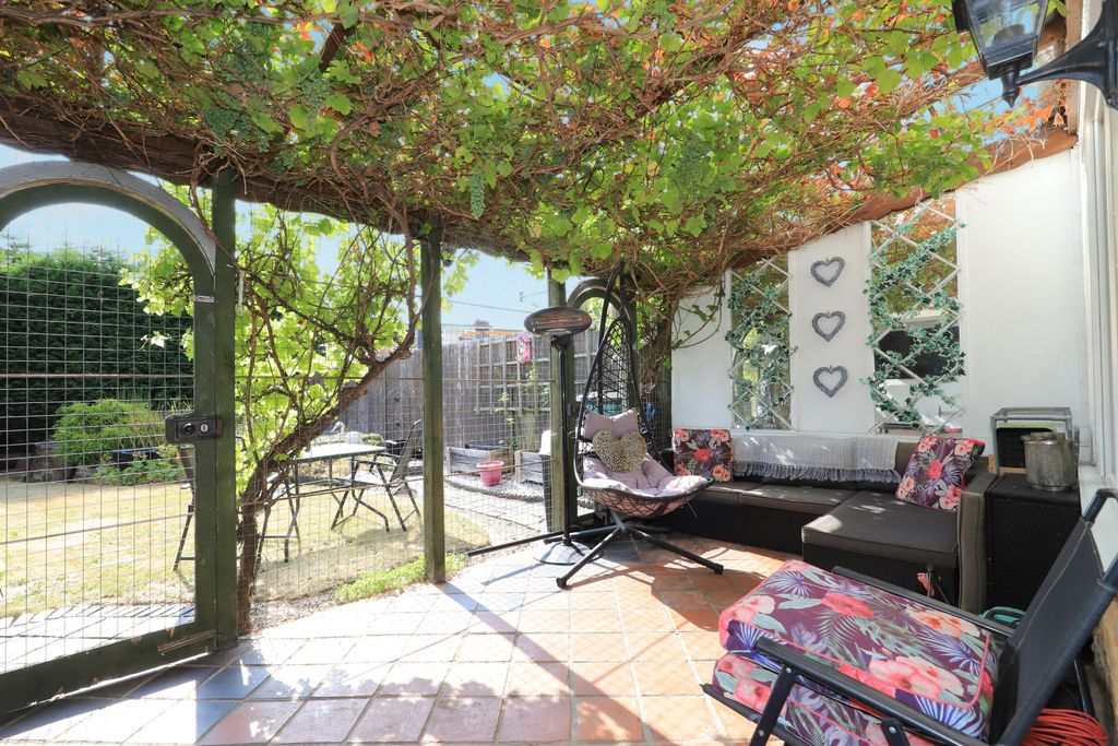 Property photo 1 of 20 Lean To