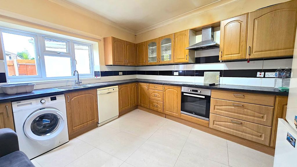 Property photo 2 of 7 Sapp Image 2025-11-04 At 12.56.56.Jpeg