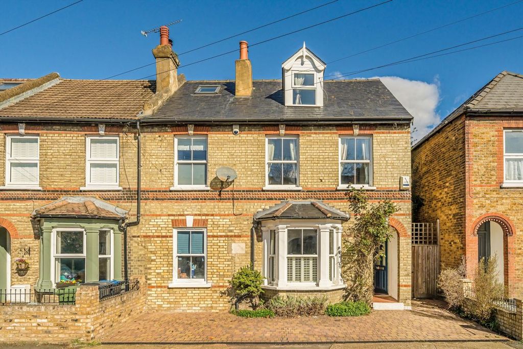 Property photo 1 of 8