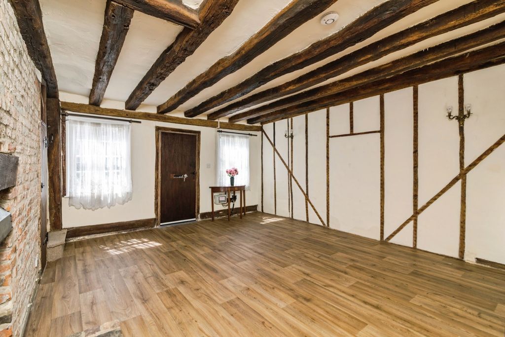 Property photo 3 of 19 Sitting Room