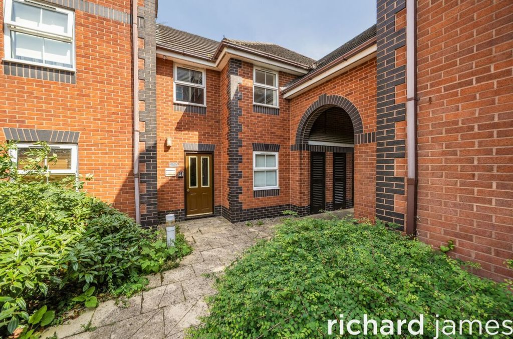 Property photo 1 of 10 F41A51188B80421Eb8A71De13122F759