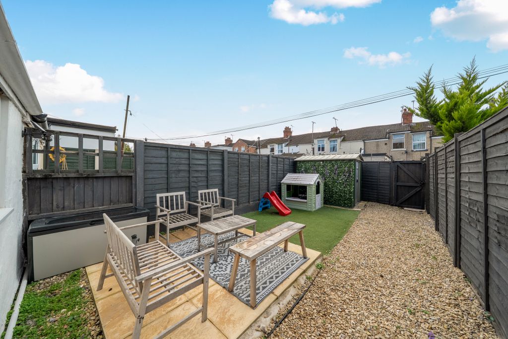 Property photo 2 of 11 15366553
