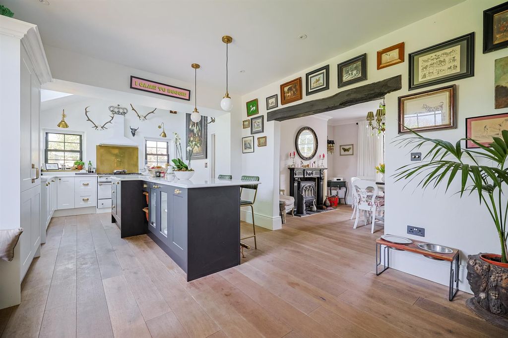Property photo 3 of 42 A Page _ 4 1 Milan House - Web (19 Of 55).Jpg