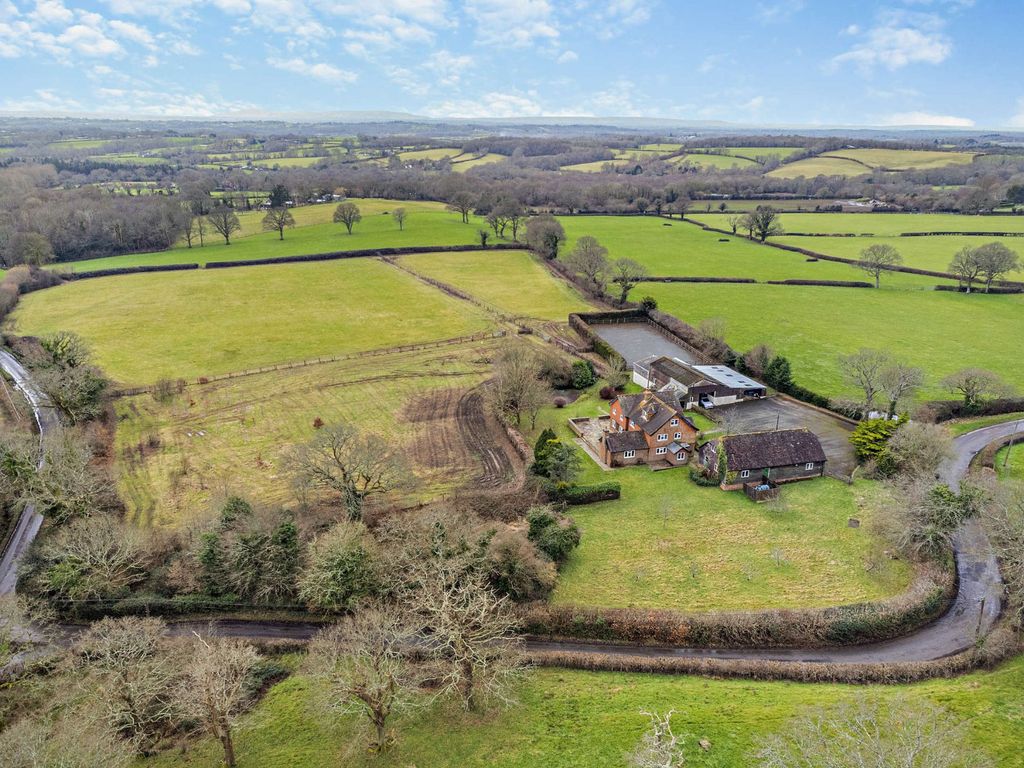Property photo 1 of 24 Cripps Farm