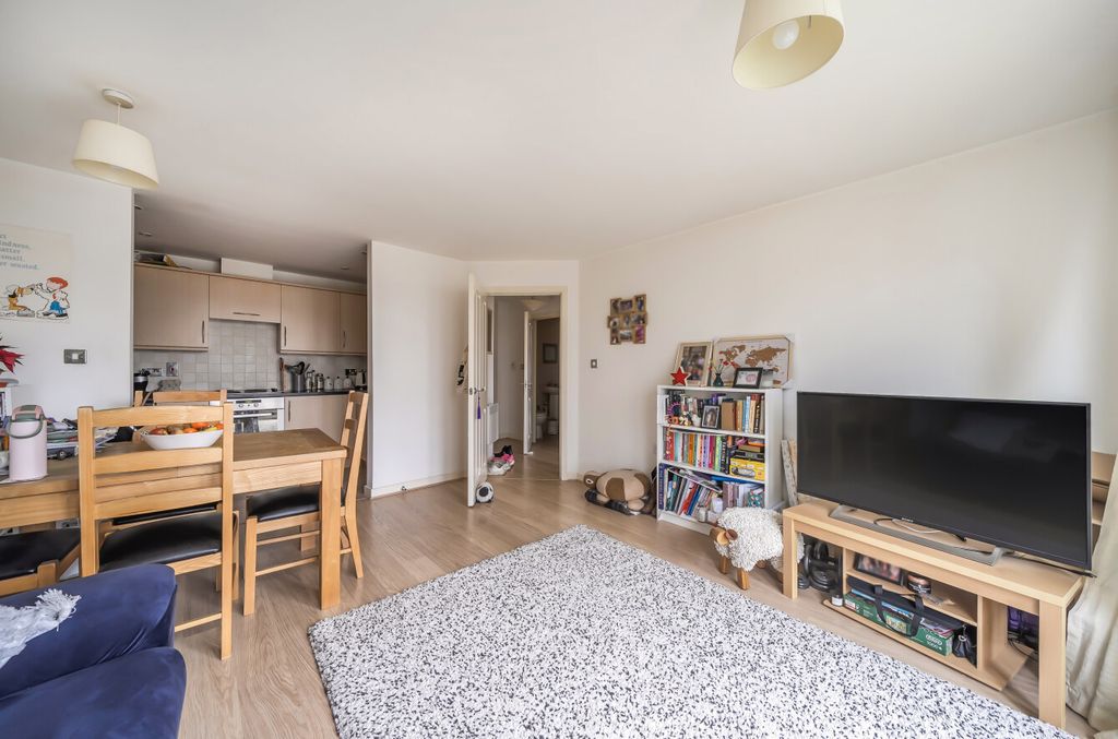 Property photo 2 of 6 1401934-4-6972593...