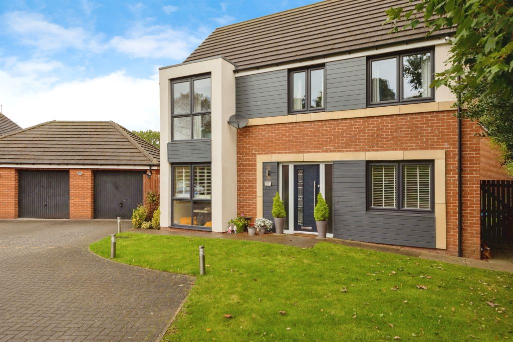 Property photo 2 of 18