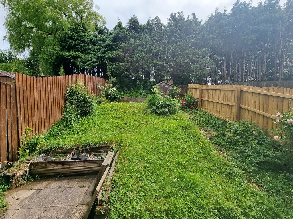 Property photo 2 of 18 Outside