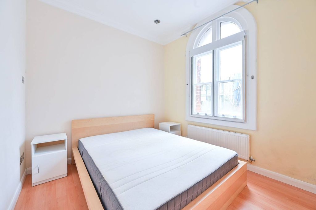 Property photo 3 of 6