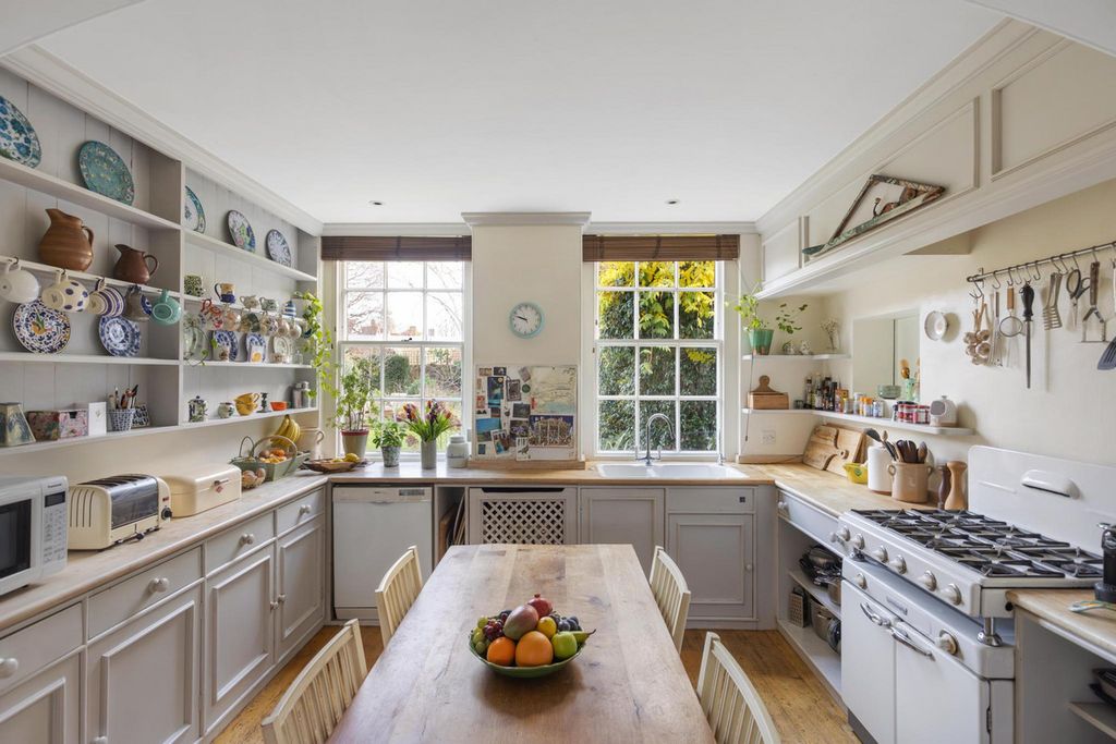 Property photo 3 of 26