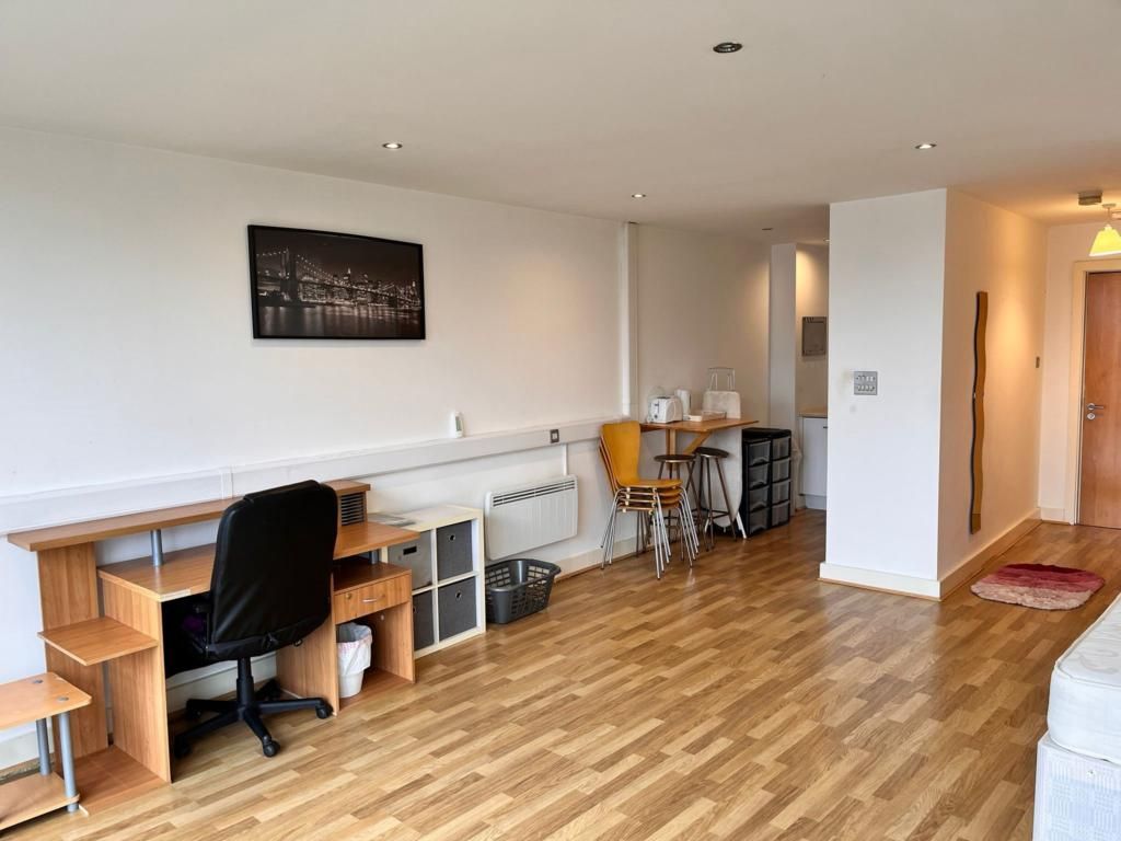 Property photo 2 of 6 Lounge