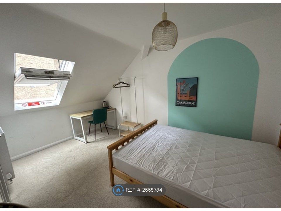 Property photo 1 of 6 Bedroom