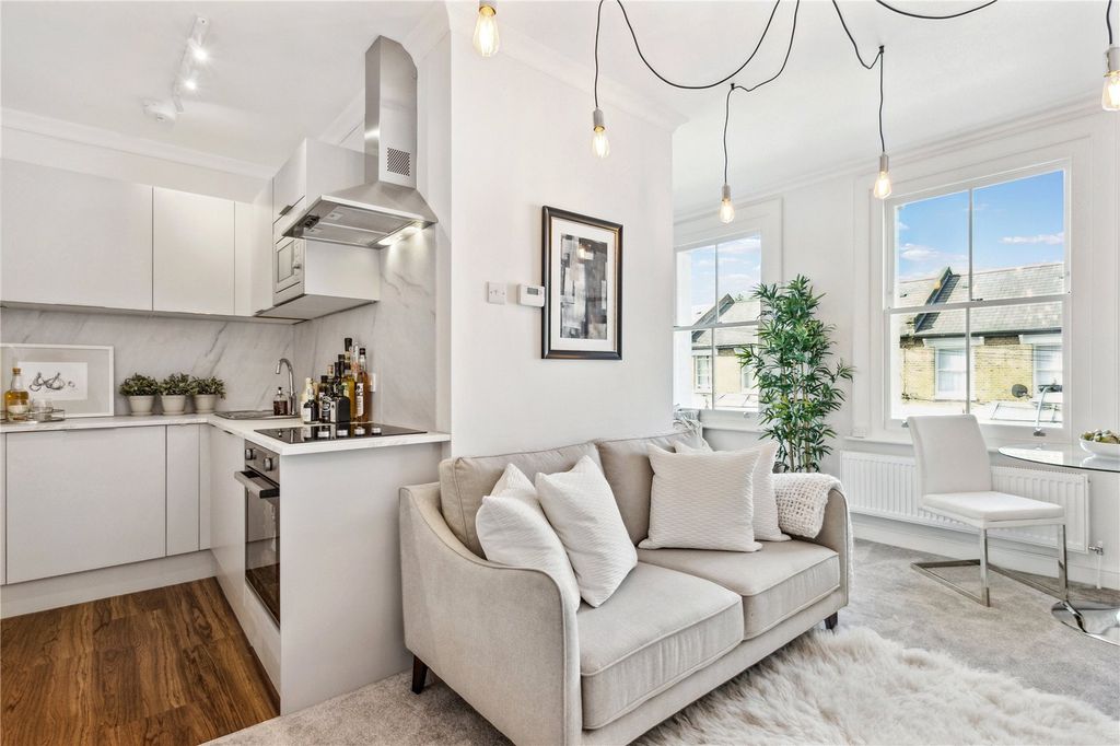 Property photo 1 of 10 Reception Room
