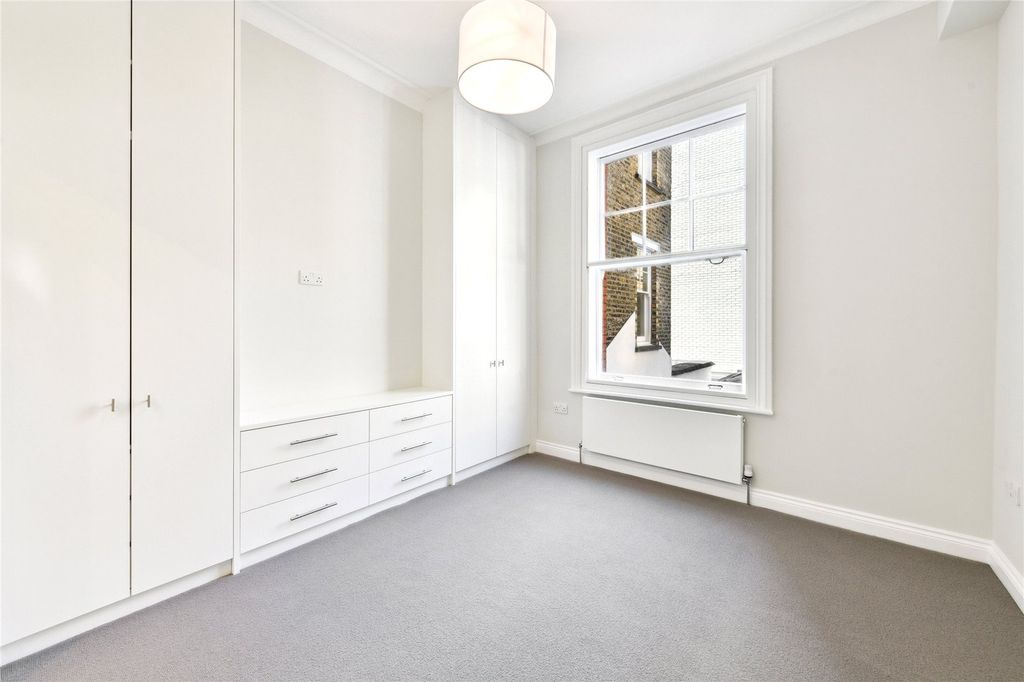 Property photo 3 of 18 116 Long Acre