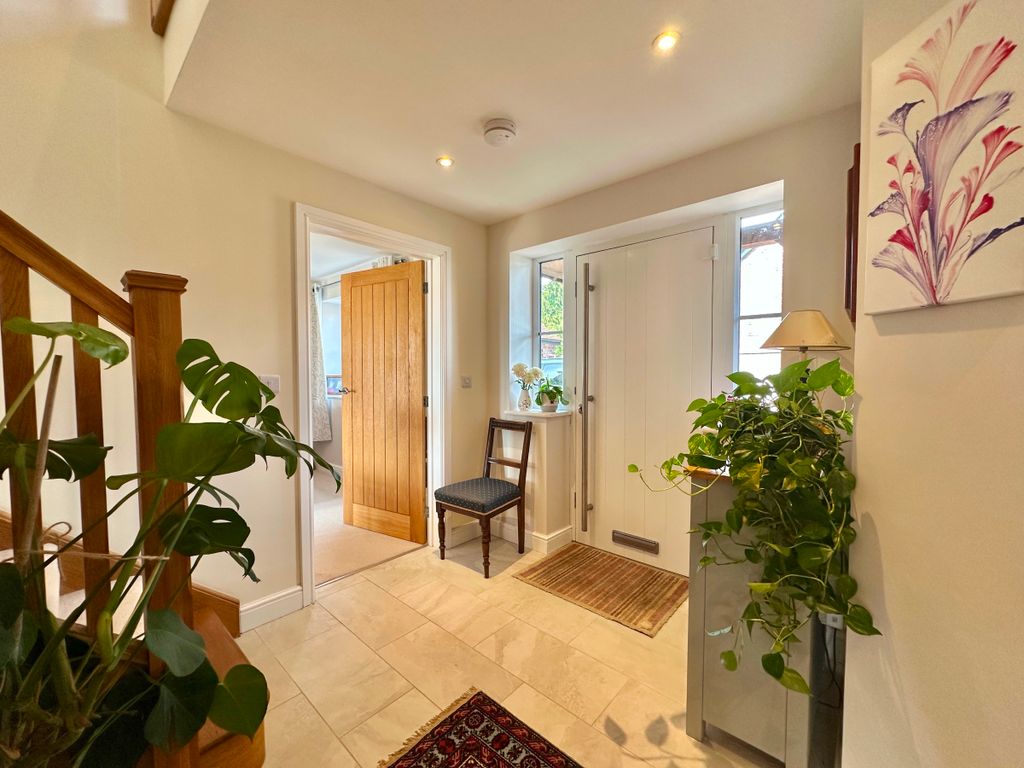 Property photo 3 of 41