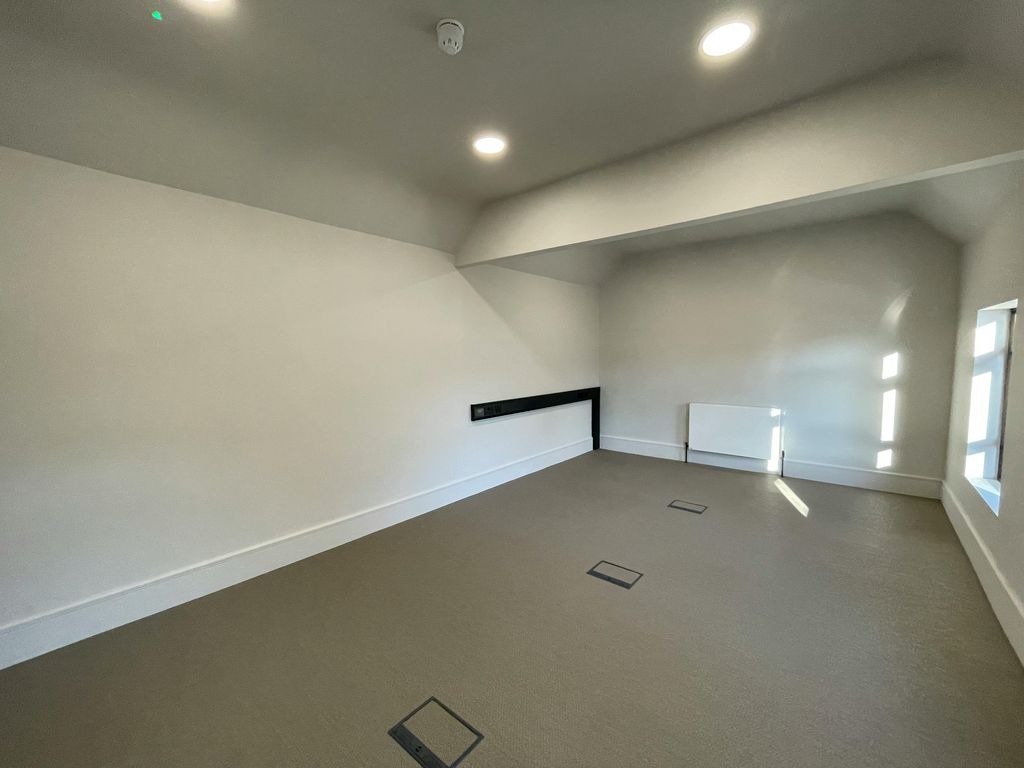 Property photo 3 of 5 Img_5311.Jpg