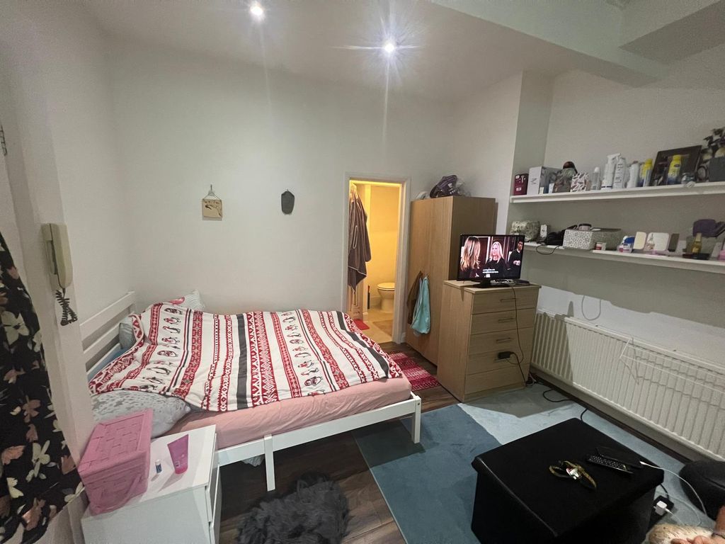 Property photo 2 of 4