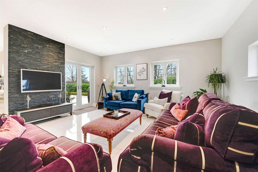 Property photo 3 of 38 Picture No. 50