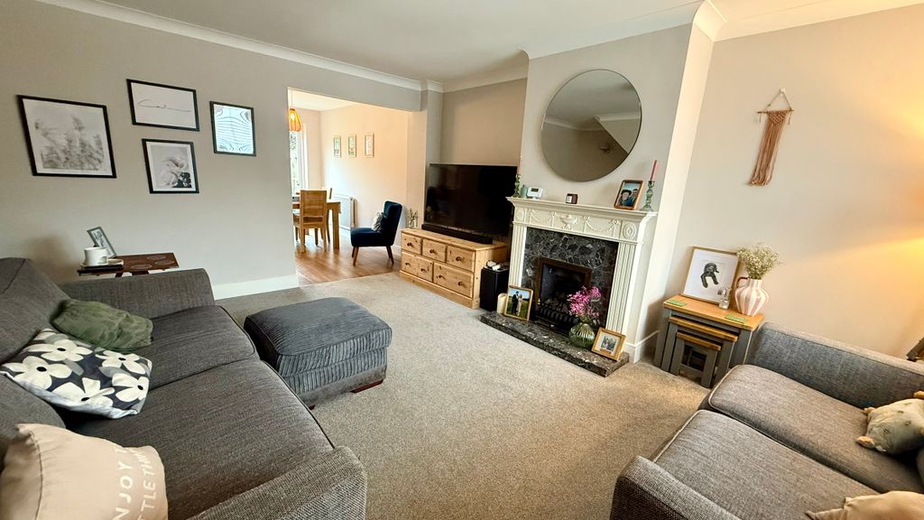 Property photo 3 of 13