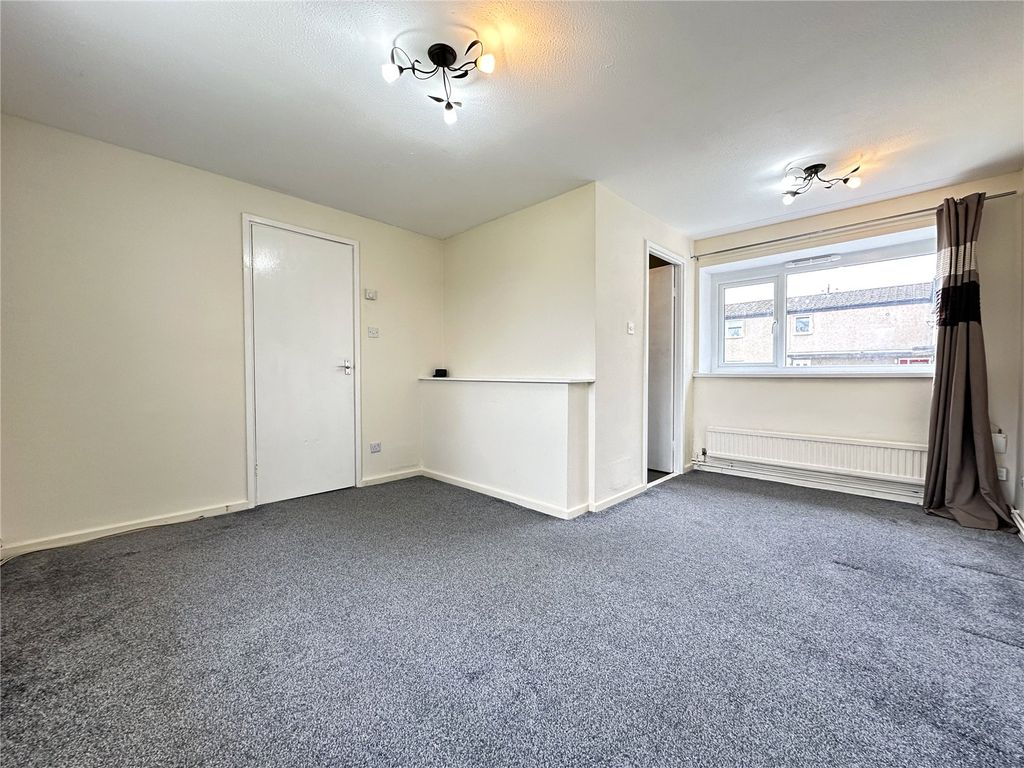 Property photo 2 of 9 Picture No. 16