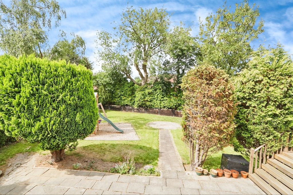 Property photo 2 of 17